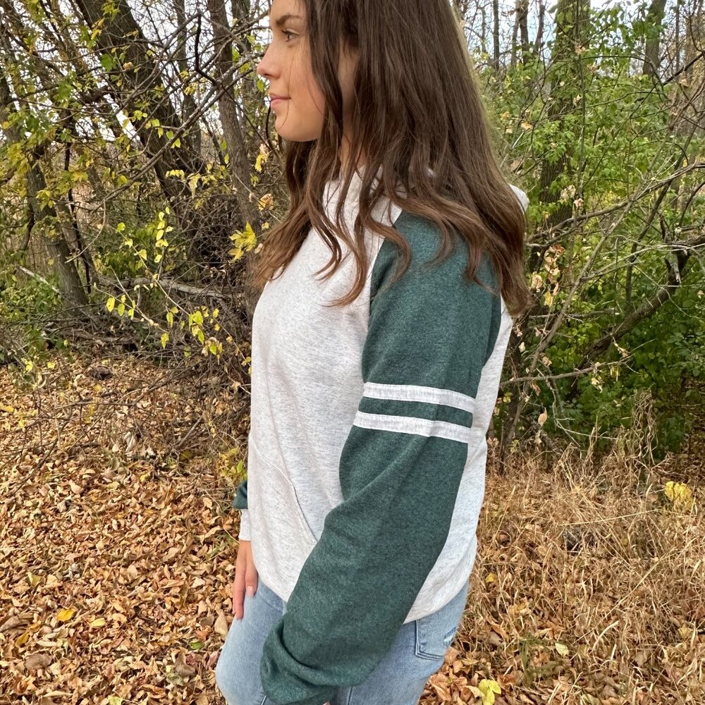 JERZEE SWEATSHIRT - Picture 2 of 2